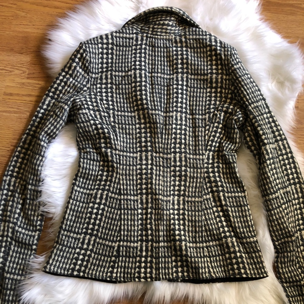 Jacket - Picture 2 of 3